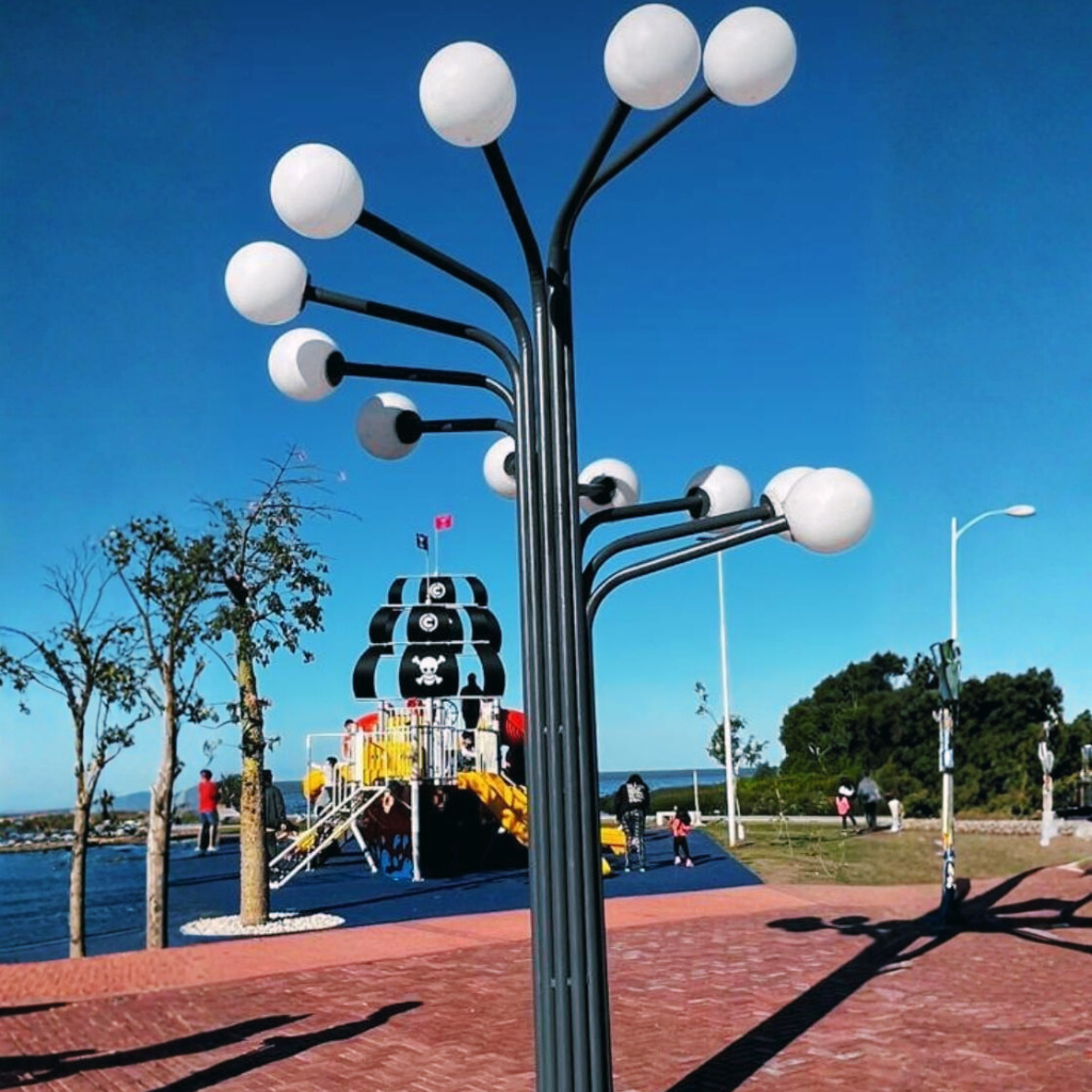 Columna Ornamental en Forma de Arbol para Plaza